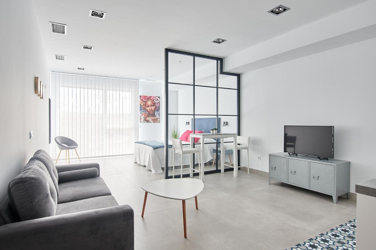 9 Nidos Centrica Suites - Nuevo Plasencia Exteriör bild