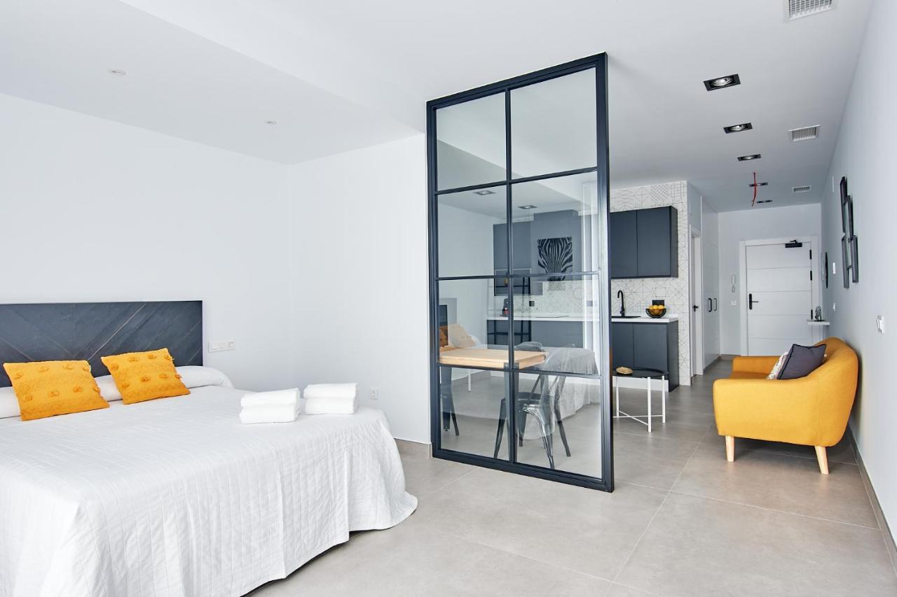 9 Nidos Centrica Suites - Nuevo Plasencia Exteriör bild
