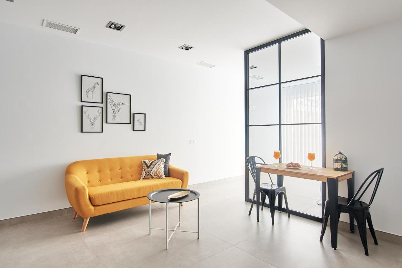 9 Nidos Centrica Suites - Nuevo Plasencia Exteriör bild